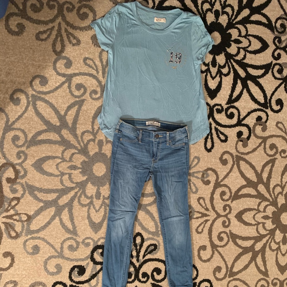 Hollister jeans and tee shirt
